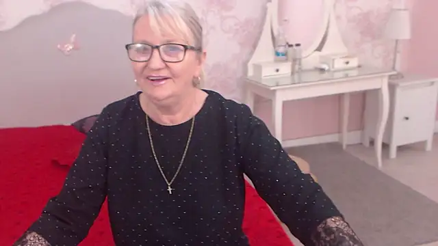Snapshot of LadyAlana chatting on June 19, 10:04 pm LadyAlana online show from June 19, 10:04 pm