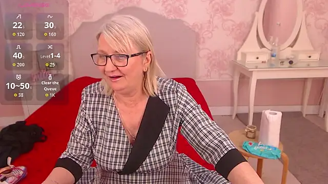 LadyAlana online show from April 21, 10:27 pm