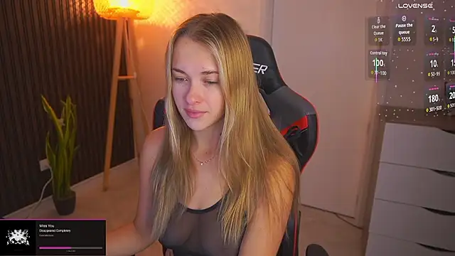 DanikaDillan online show from February 7, 12:40 am