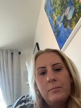 Elegant Erin online show from August 3, 11:27 am