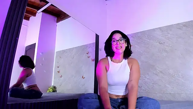 Liz Gomez online show from August 2, 2:10 am