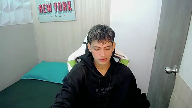 Cody juniorr  online show from August 1, 8:51 pm