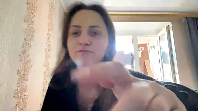 Snapshot of hayleix_x chatting on August 3, 7:16 am hayleix x online show from August 3, 7:16 am