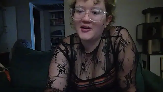 TreatLucky online show from August 3, 5:08 pm