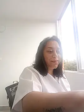 Queen-yessi12 online show from August 3, 1:50 pm