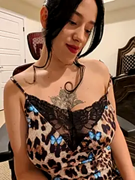 Snapshot of LyannaGardner chatting on August 2, 1:26 am LyannaGardner online show from August 2, 1:26 am