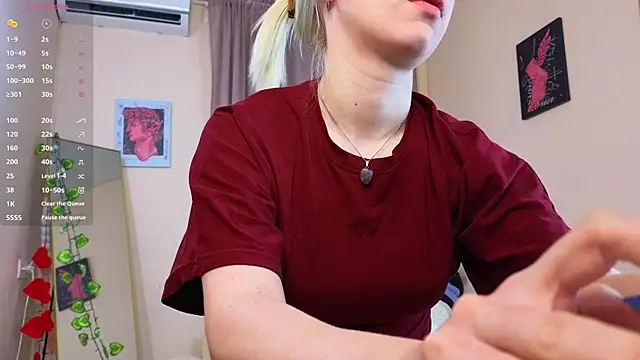 t blonde online show from August 4, 4:44 pm