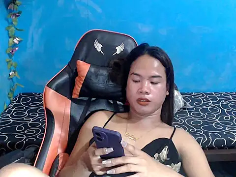 venustheg0ddess online show from April 18, 1:30 am