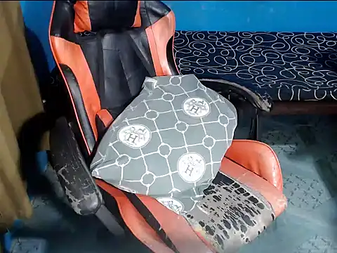 venustheg0ddess online show from December 18, 2:43 pm