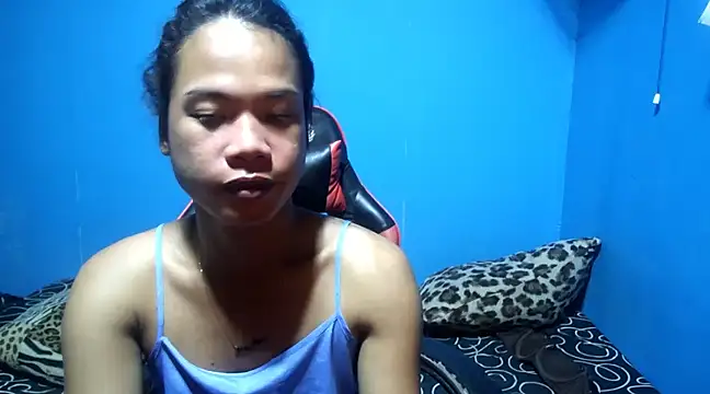 Snapshot of venustheg0ddess chatting on March 17, 12:25 pm venustheg0ddess online show from March 17, 12:25 pm