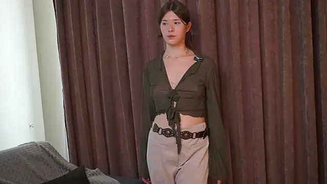 LinaPulls online show from August 5, 10:42 am