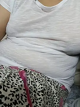 Snapshot of minu_maria chatting on August 2, 6:49 pm minu maria online show from August 2, 6:49 pm