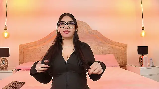 Mila Lune1 online show from August 3, 4:09 am