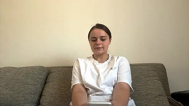 Snapshot of LorileeKaliszewski chatting on August 3, 7:49 am LorileeKaliszewski online show from August 3, 7:49 am