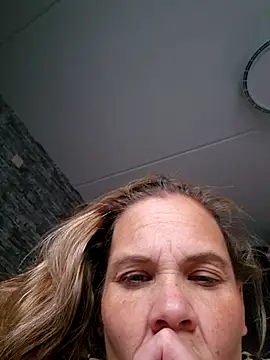 JoyceAndFriends online show from August 2, 6:38 pm