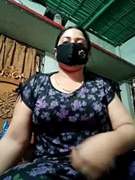 Snapshot of Faria_010 chatting on August 3, 2:08 am Faria 010 online show from August 3, 2:08 am