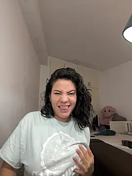 katyfox69 online show from August 3, 12:44 pm