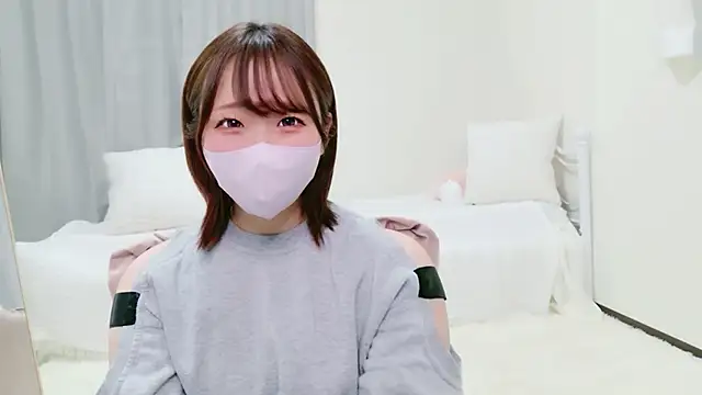 NIMO CHAN online show from August 6, 4:40 am