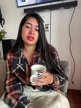 ivy-rios05 online show from August 3, 4:13 pm