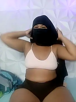 DALILAA CURVY online show from August 4, 9:52 pm