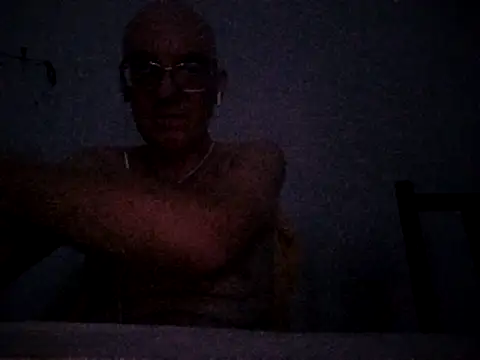 Snapshot of TheRealHunkyy chatting on August 5, 12:04 am TheRealHunkyy online show from August 5, 12:04 am
