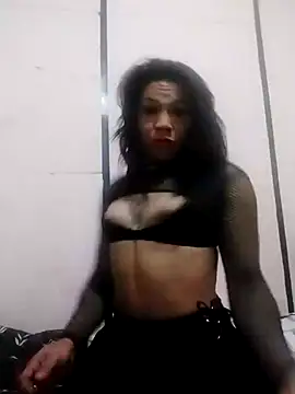 Snapshot of Allimlove chatting on August 5, 5:18 pm Allimlove online show from August 5, 5:18 pm