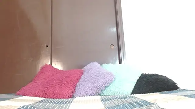 Sofia clarkson online show from August 4, 1:04 pm