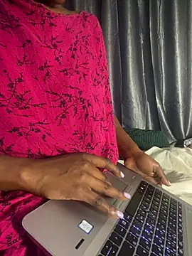 Snapshot of Nawti-Dee chatting on August 4, 5:17 pm Nawti-Dee online show from August 4, 5:17 pm