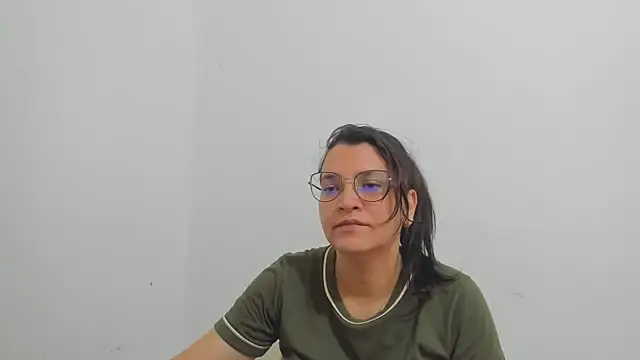 Snapshot of MARILYN_GARCIA chatting on October 4, 1:45 pm MARILYN GARCIA online show from October 4, 1:45 pm