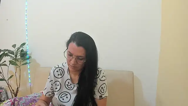 MARILYN GARCIA online show from April 22, 4:03 pm