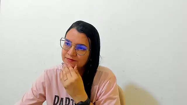 MARILYN GARCIA online show from December 4, 12:59 pm