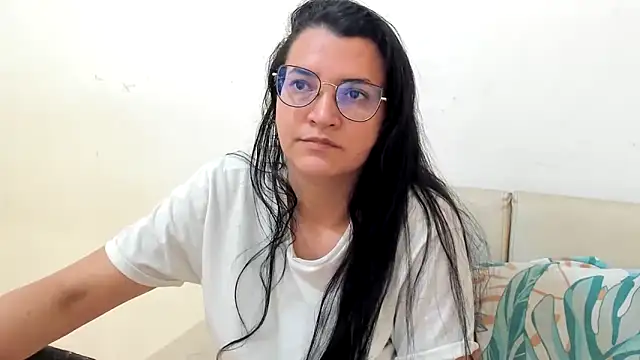 MARILYN GARCIA online show from March 10, 4:00 pm