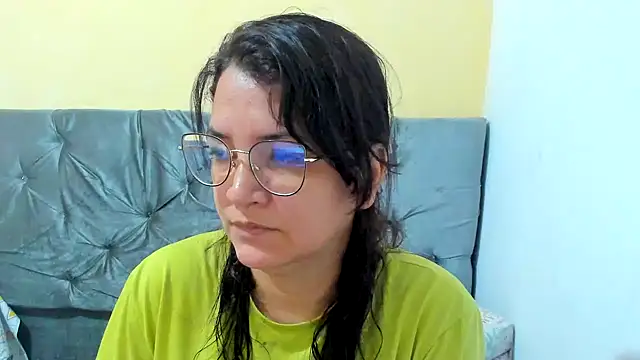 Snapshot of MARILYN_GARCIA chatting on February 1, 2:24 pm MARILYN GARCIA online show from February 1, 2:24 pm