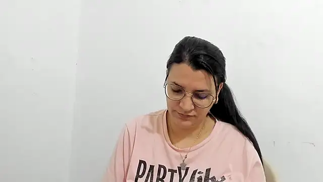 Snapshot of MARILYN_GARCIA chatting on September 14, 1:44 pm MARILYN GARCIA online show from September 14, 1:44 pm
