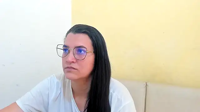 MARILYN GARCIA online show from March 28, 4:52 pm