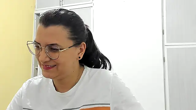 Snapshot of MARILYN_GARCIA chatting on March 15, 10:33 pm MARILYN GARCIA online show from March 15, 10:33 pm