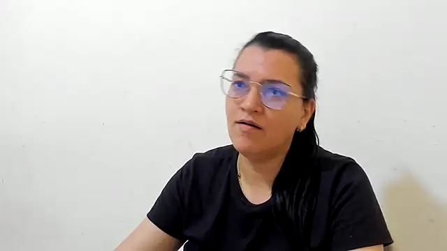 MARILYN GARCIA online show from November 8, 1:47 pm