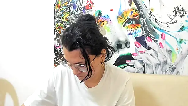 MARILYN GARCIA online show from March 13, 1:49 pm