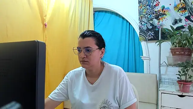 MARILYN GARCIA online show from July 13, 1:43 pm
