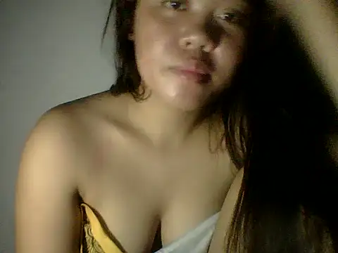 z0elyn online show from August 9, 4:46 pm