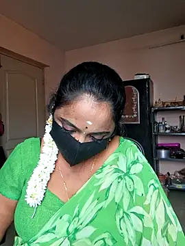 Lovely-Jeni online show from August 5, 5:12 am