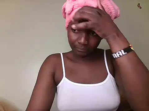 Snapshot of ebony_girlie chatting on August 5, 6:57 pm ebony girlie online show from August 5, 6:57 pm
