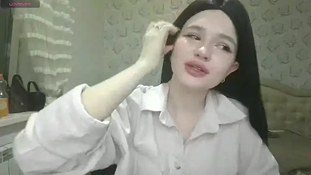 FelicidadMein online show from August 8, 9:11 pm