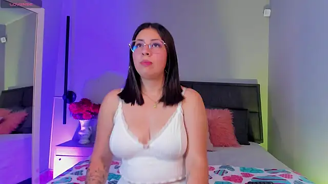 Snapshot of leya__26 chatting on August 7, 6:14 pm leya 26 online show from August 7, 6:14 pm