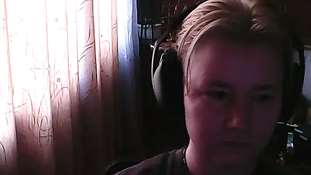 Snapshot of MadisonReedd chatting on August 7, 12:22 pm MadisonReedd online show from August 7, 12:22 pm