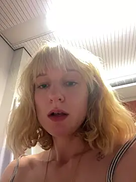 chicbabybunny online show from August 6, 9:43 pm