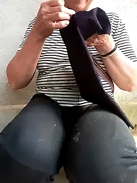 Lee Mai online show from August 7, 10:32 am