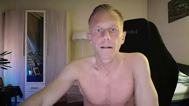 Snapshot of slaveboy2016@xh chatting on May 30, 10:15 pm slaveboy2016xh online show from May 30, 10:15 pm