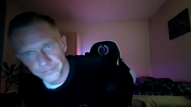 Snapshot of slaveboy2016@xh chatting on December 30, 9:29 pm slaveboy2016xh online show from December 30, 9:29 pm