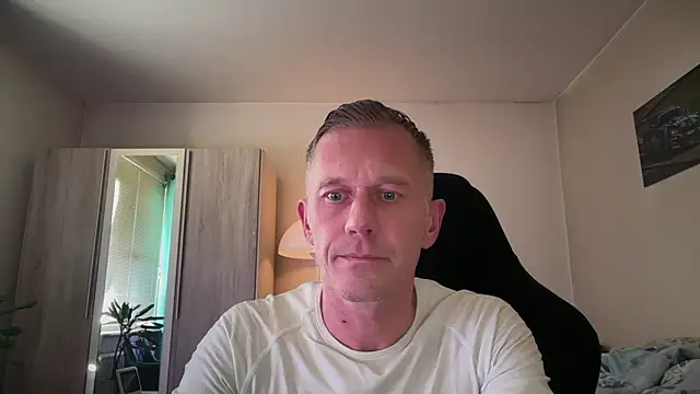 Snapshot of slaveboy2016@xh chatting on October 24, 3:11 pm slaveboy2016xh online show from October 24, 3:11 pm